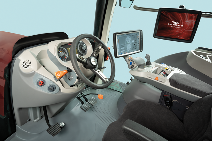 MC_RPE8_X7.6_MetallicRed_NewDecal_Studio_014